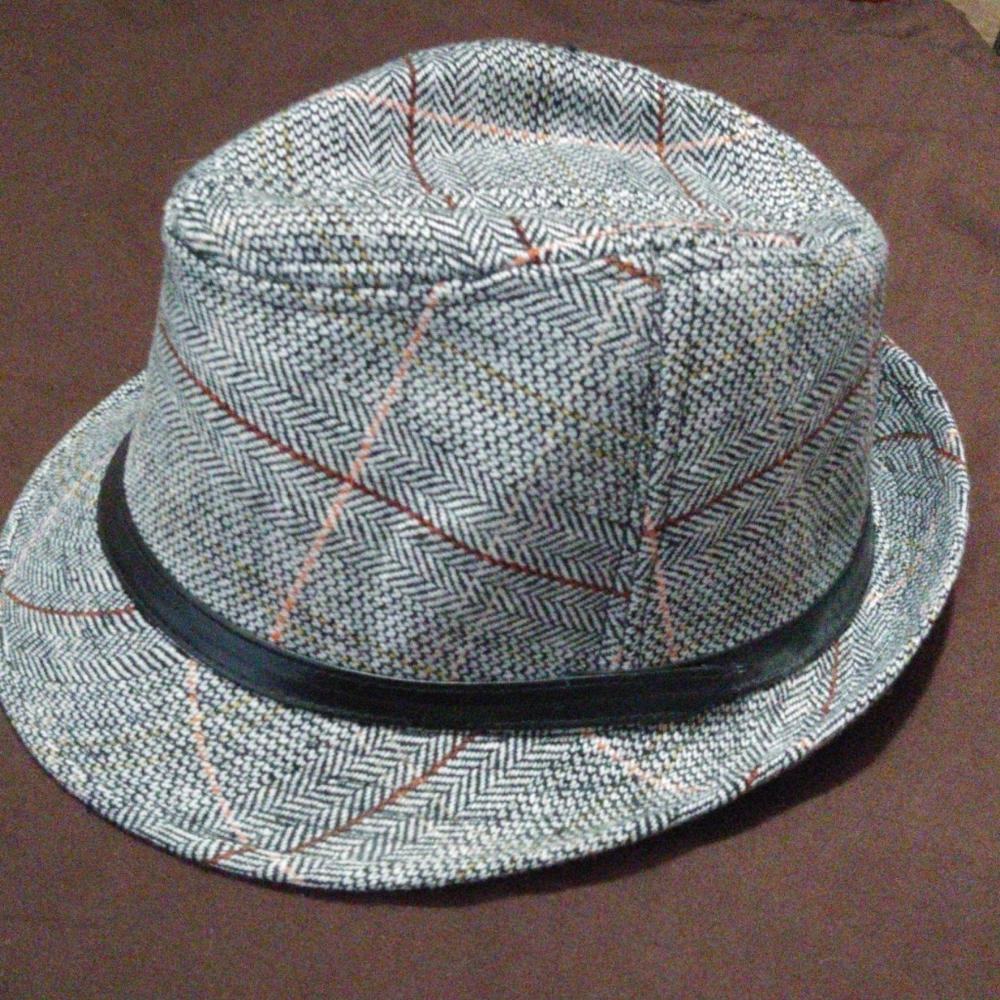 Fedora - Picture 2 of 5